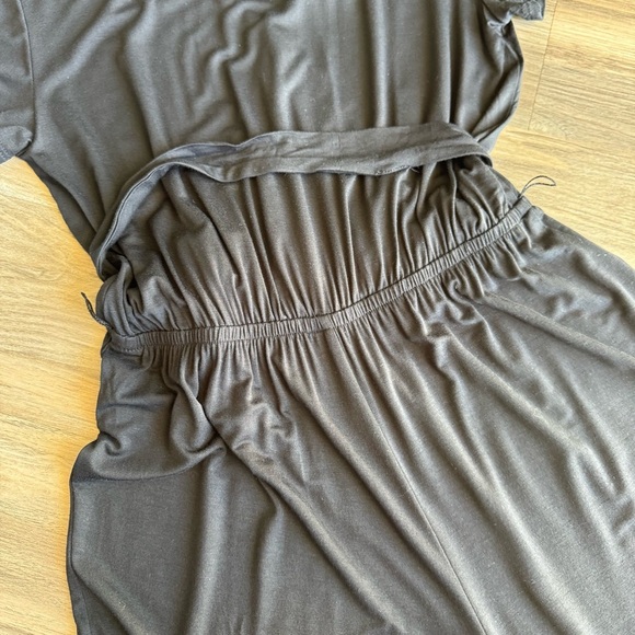 GAP Black Short Sleeve Tie Waist Wrap Romper | V-Neck Knit One Piece Size S - Picture 10 of 13